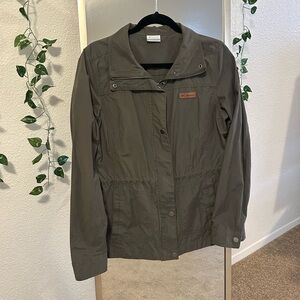 Columbia Women's Utility Jacket in Dark Olive